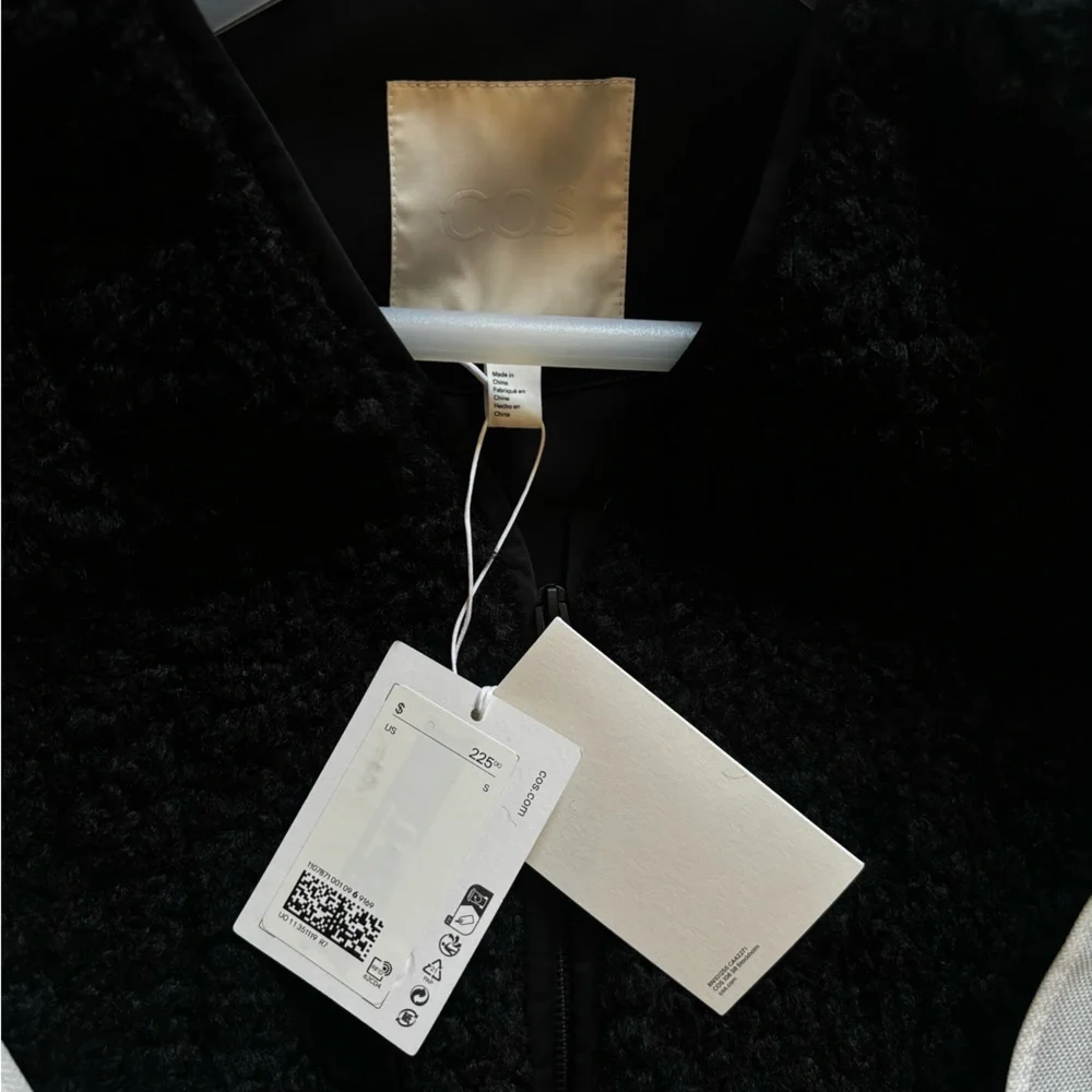 COS THE FAUX SHEARLING LINER VEST Black - Picture 5 of 5